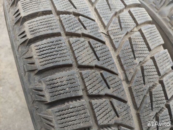 Bridgestone Blizzak WS-60 225/60 R17