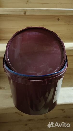 Ведро пластиковое с крышкой 10 литров