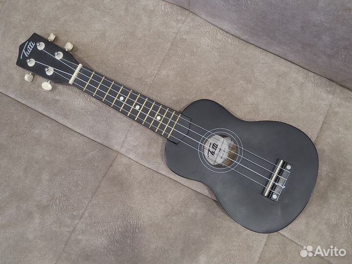 Гитара укулеле