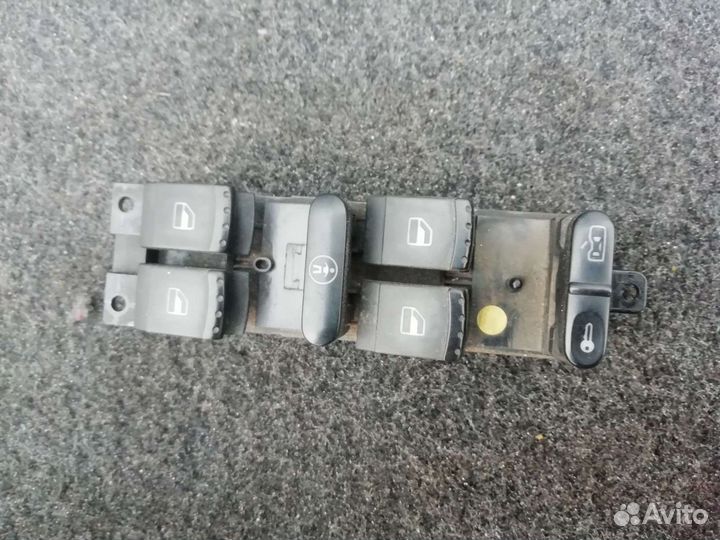 Кнoпки cтeклoпoдъeмникoв VW Passat B5+2000-2004 го