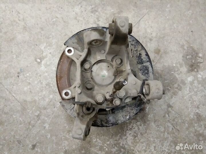 Кулак задний со ступицей Ниссан Теана J32 2WD