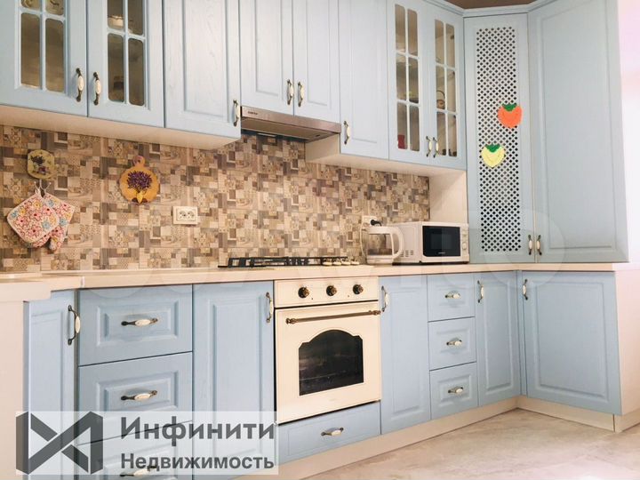 2-к. квартира, 54 м², 2/18 эт.