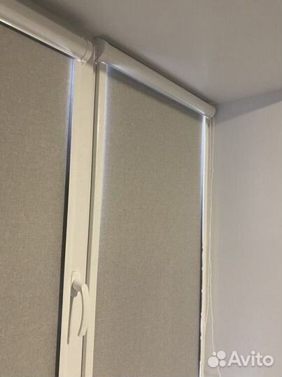 Рулонные шторы зебра в коробе P9893