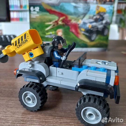 Lego 75926 Jurassic World Погоня за птеранодоном