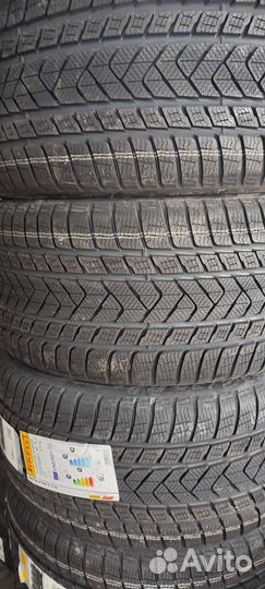 Pirelli Scorpion Winter 275/40 R21 и 315/35 R21 107V