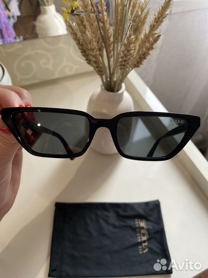 Солнцезащитные очки женские vogue