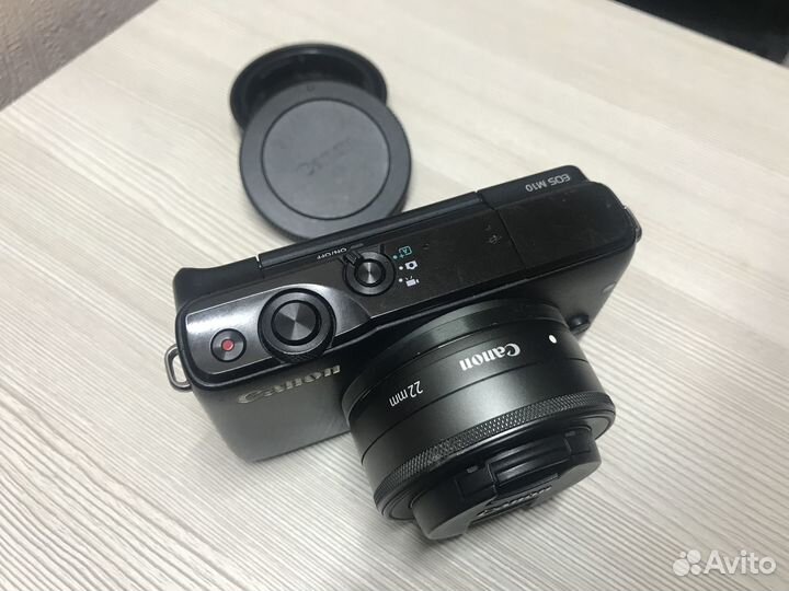 Canon eos m10