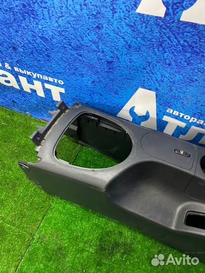 Подлокотник Nissan Qashqai J10 HR16DE 2008