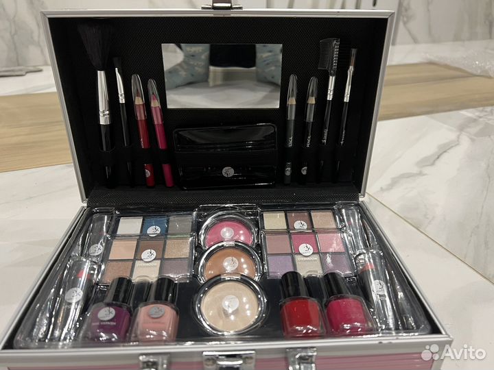 Кейс с косметикой