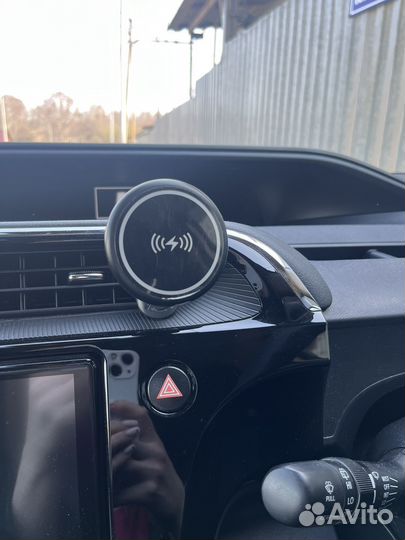 Держатель для телефона + зарядка в автомобиль