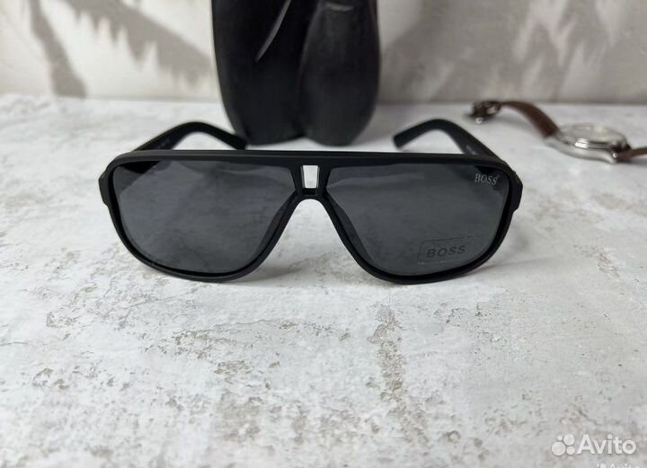 Солнцезащитные очки Hugo boss