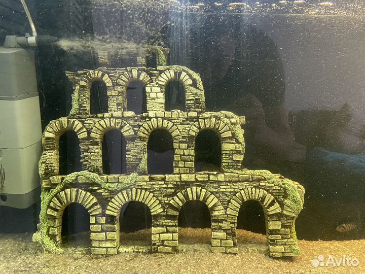 Замок для аквариума