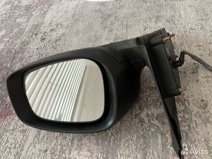 Зеркало правое Suzuki swift 2004-2010