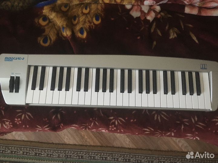 Мидиклавиатуры akai MPK-61 и Midiscare 2