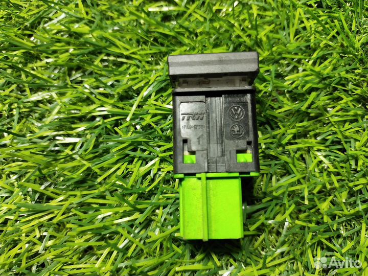 Кнопка антипробуксовочной системы Volkswagen Jetta