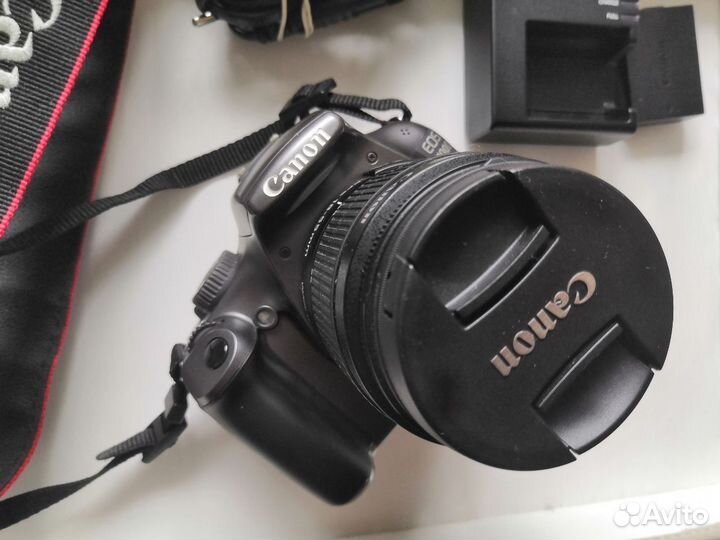 Зеркальная камера Canon EOS 1100D