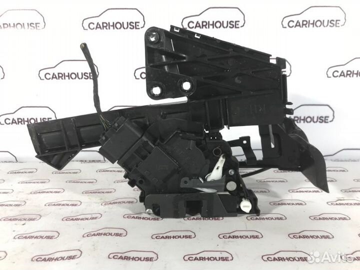 Замок двери задний правый Ford Focus 2 1.6 TDI