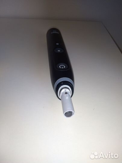 Электрическая зубная щетка Oral B iO 6 series