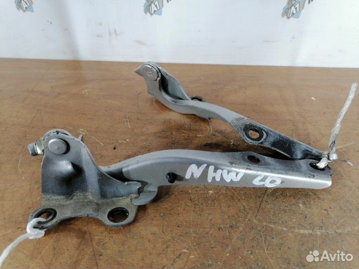 Петля капота Toyota Prius NHW20 1nzfxe 2004