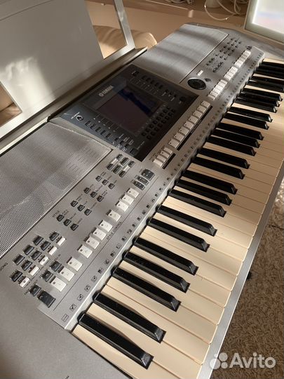 Синтезатор Yamaha psr s700