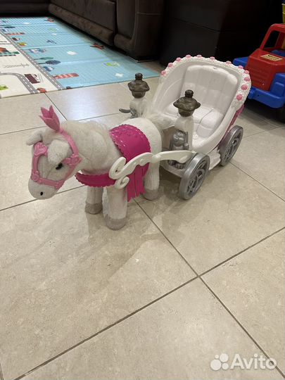 Карета с лошадью