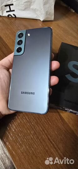 Samsung Galaxy S22, 8/128 ГБ