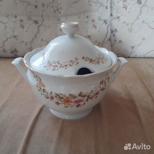 Фарфоровая супница СССР