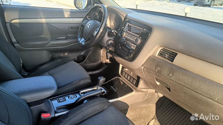 Mitsubishi Outlander 2.0 CVT, 2018, 171 250 км