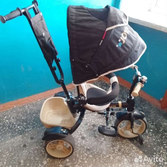 Детский трехколесный велосипед