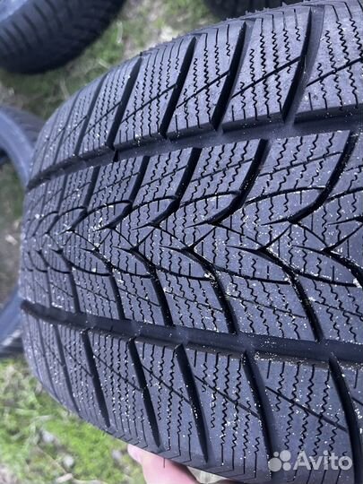 Imperial SnowDragon UHP 215/40 R18