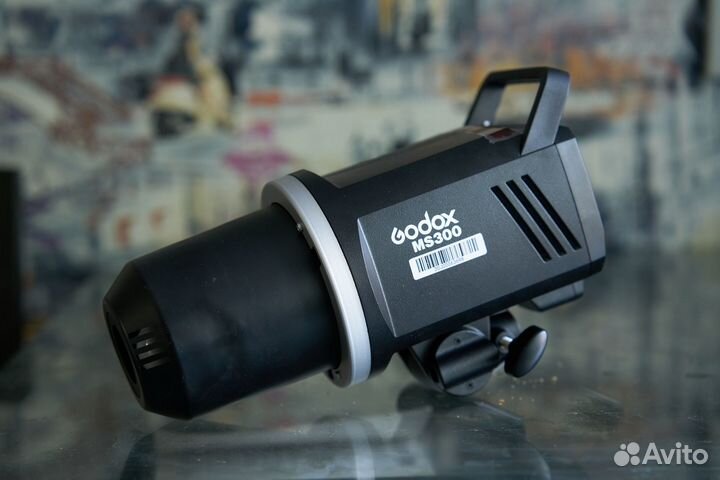 Вспышка Godox ms300