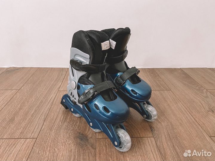 Роликовые коньки, шлем, защита на колени и руки