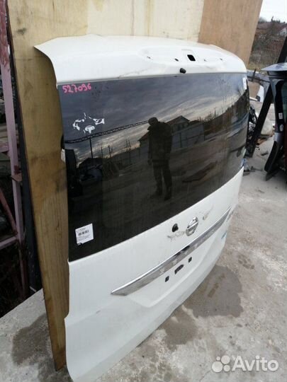 Дверь багажника Nissan Serena C26