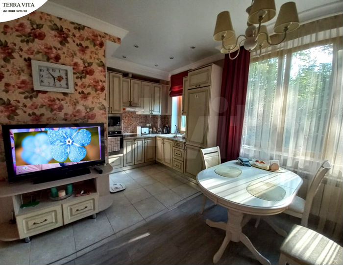 2-к. квартира, 57,3 м², 2/4 эт.