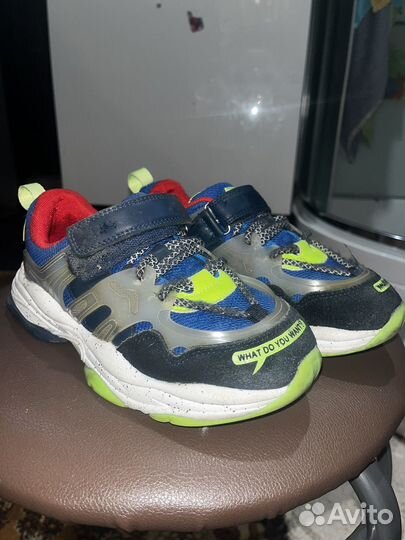 Кроссовки 35р