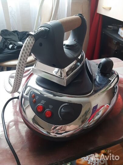 Профессиональный парогенератор с утюгом для глажки