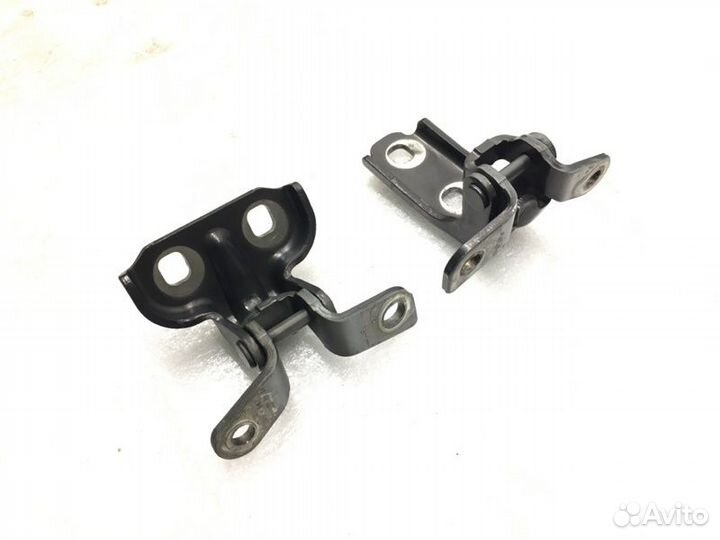 Петля двери задняя правая Chevrolet Cruze седан