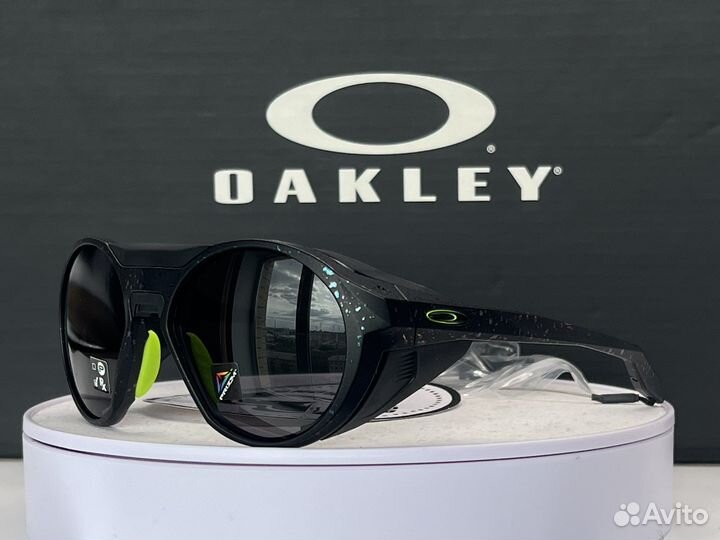 Солнцезащитные очки Oakley Clifden
