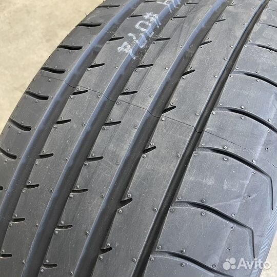 Yokohama Advan Sport V107C 285/45 R22 114Y