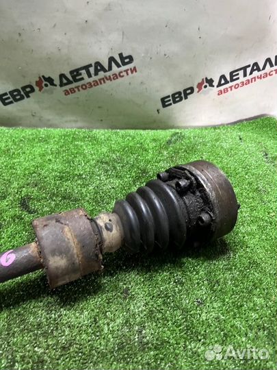 Привод передний левый Volkswagen Passat B4