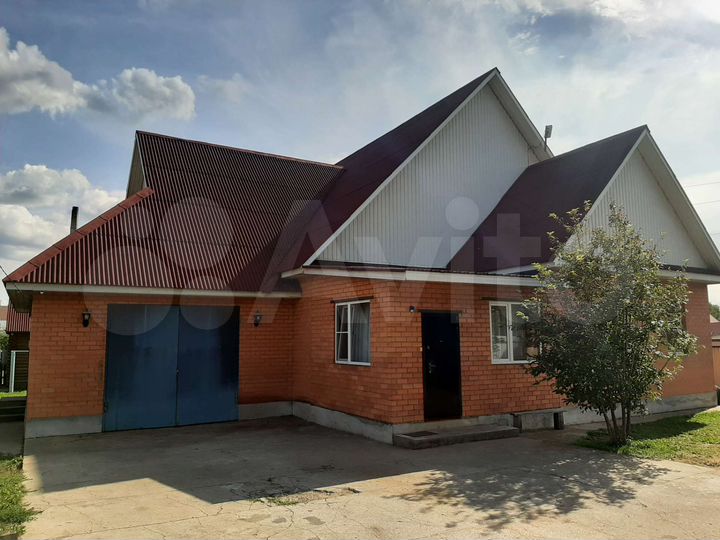 Коттедж 180 м² на участке 15 сот.