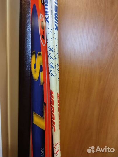 Лыжи с ботинками и палки б\у