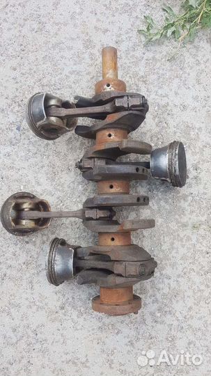 Коленвал с шатунами на Пежо