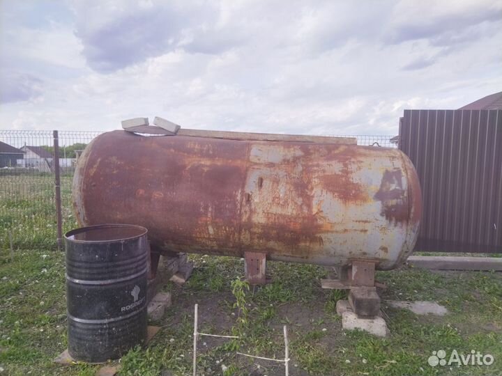 Емкость для воды металлическая 3.5 м. Куб