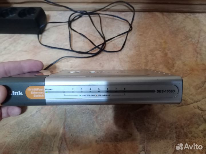 Коммутатор D-link DES-1008D
