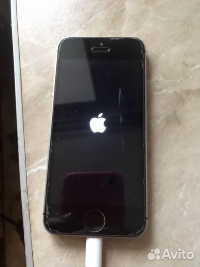 iPhone SE, 32 ГБ
