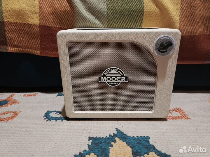 Hornet mooer 15 watt гитарный комбоусилитель