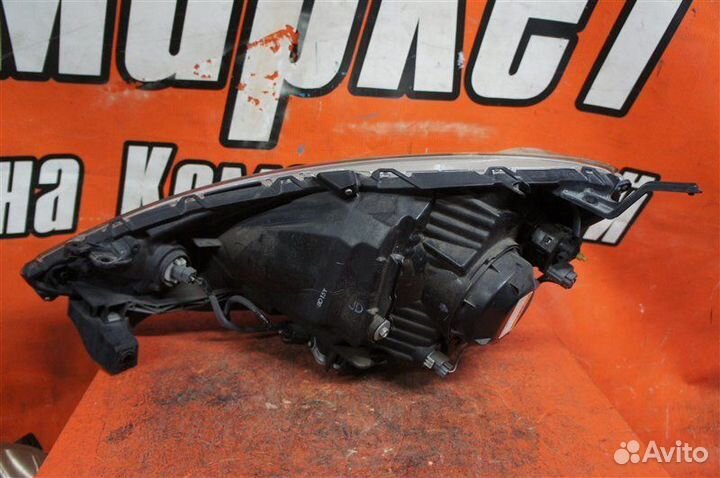 Фара передняя правая Honda Fit Shuttle GP2 2012