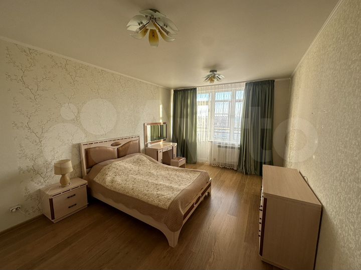 3-к. квартира, 100 м², 10/17 эт.