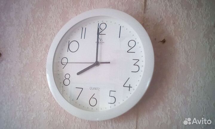 Часы настенные новые